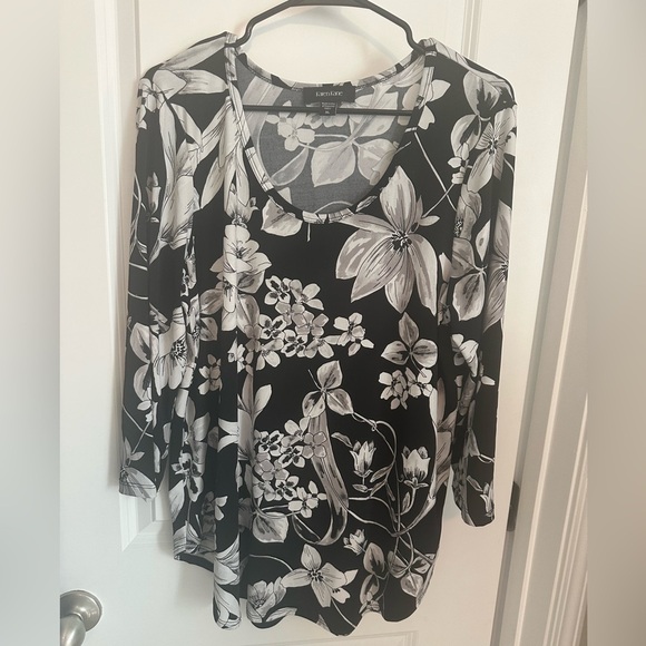 Karen Kane Tops - Karen Kane Floral Black and White Women Top